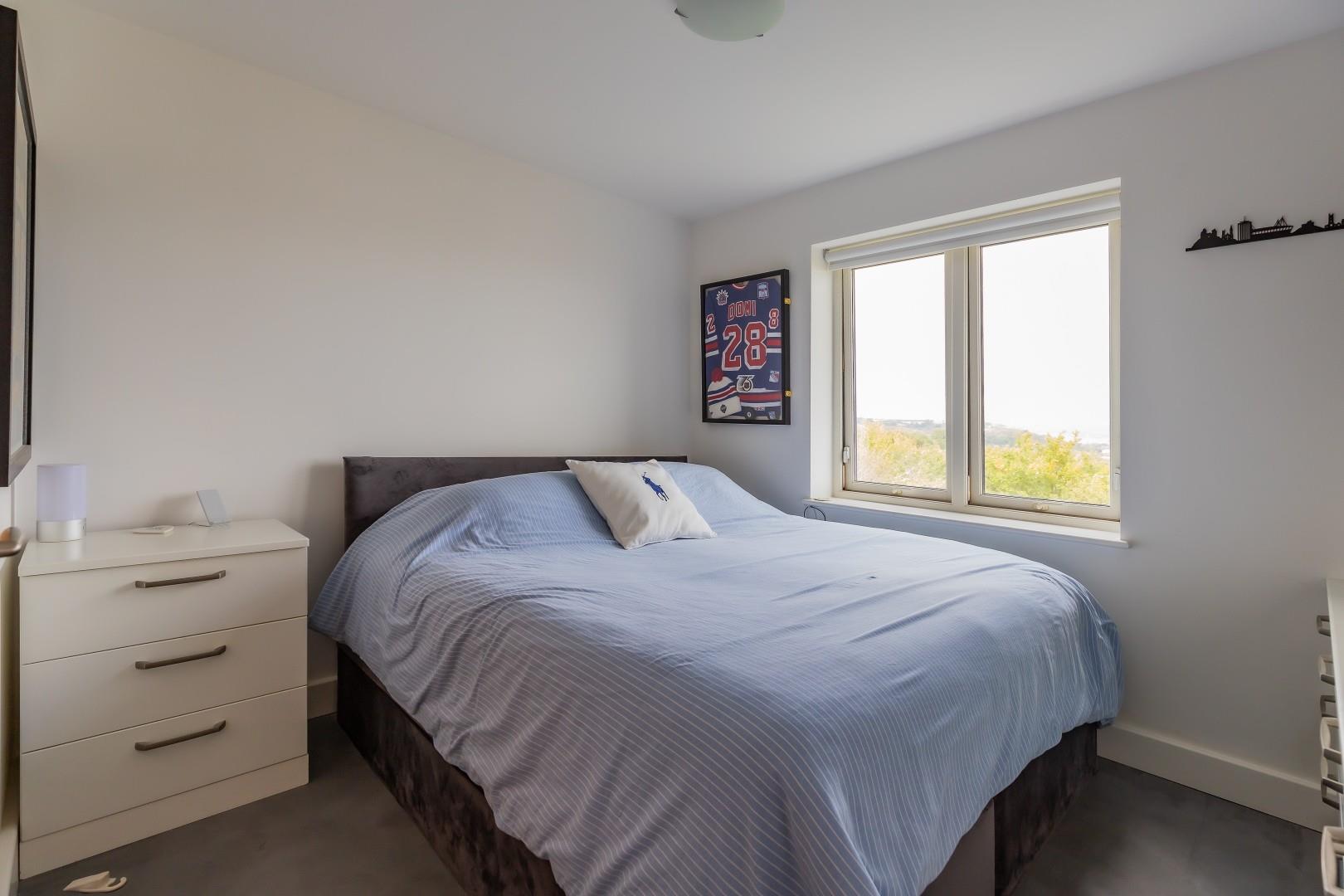 The Pinnacle, Penarth — photograph 9